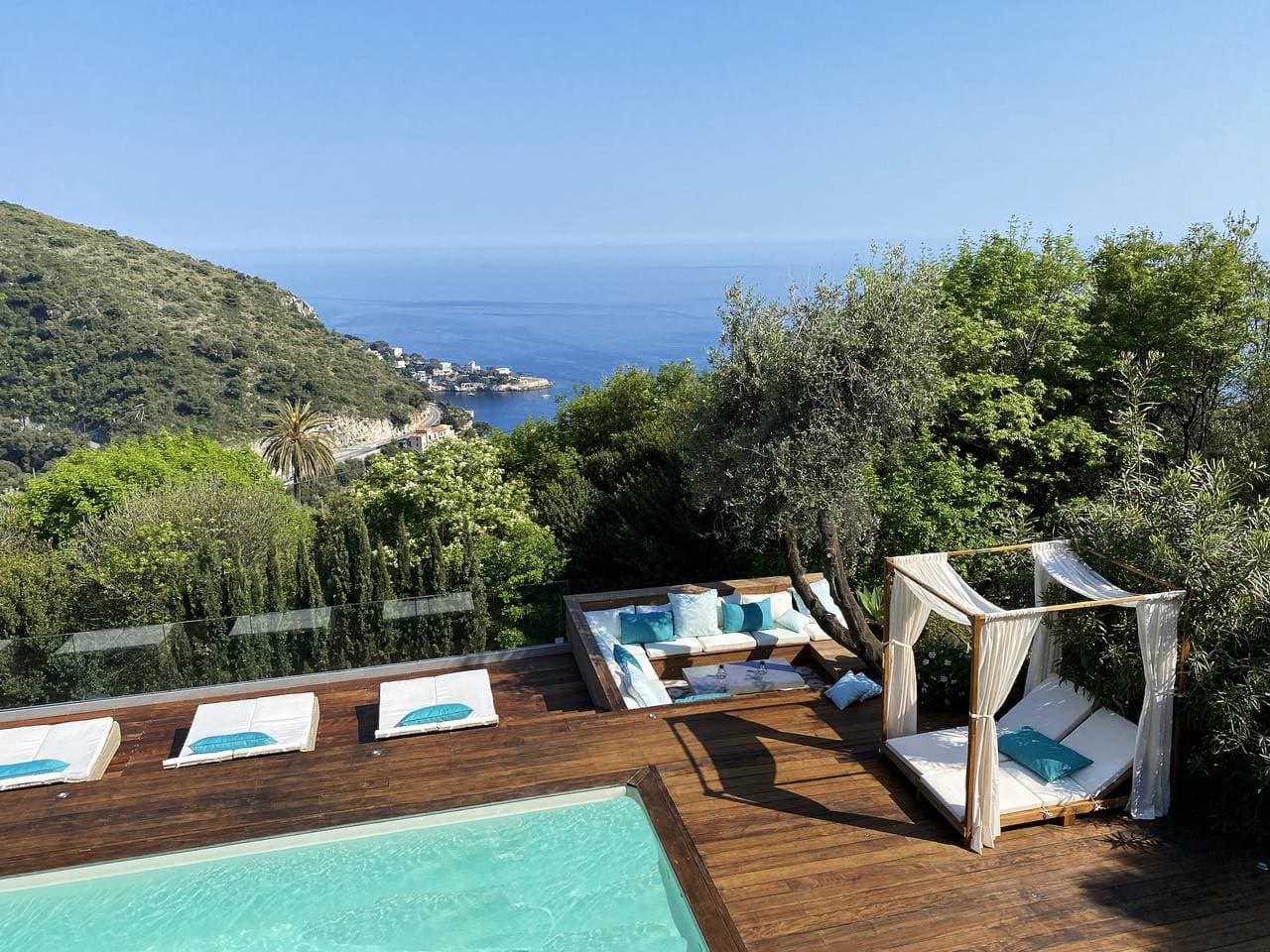 Foto 9 von 11: Charming bedroom in luxurious villa with seaview