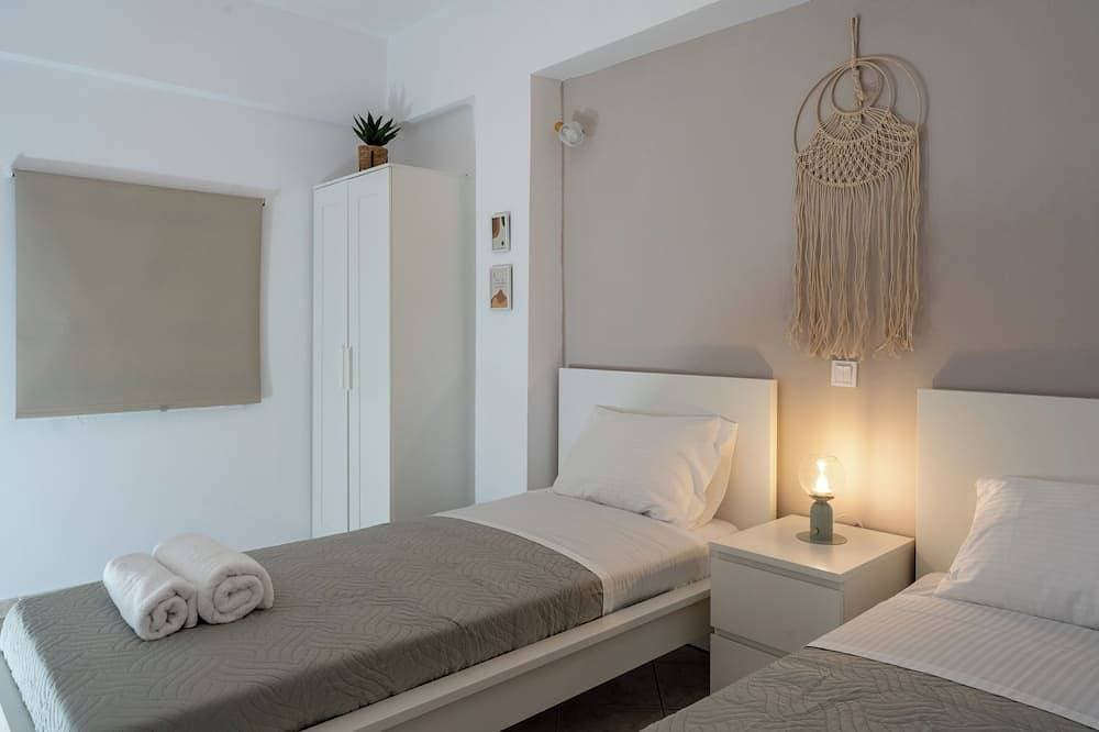 Foto 4 von 12: Seaside Retreat in Southern Crete: Modern Flat, Walking Distance from the Sea.