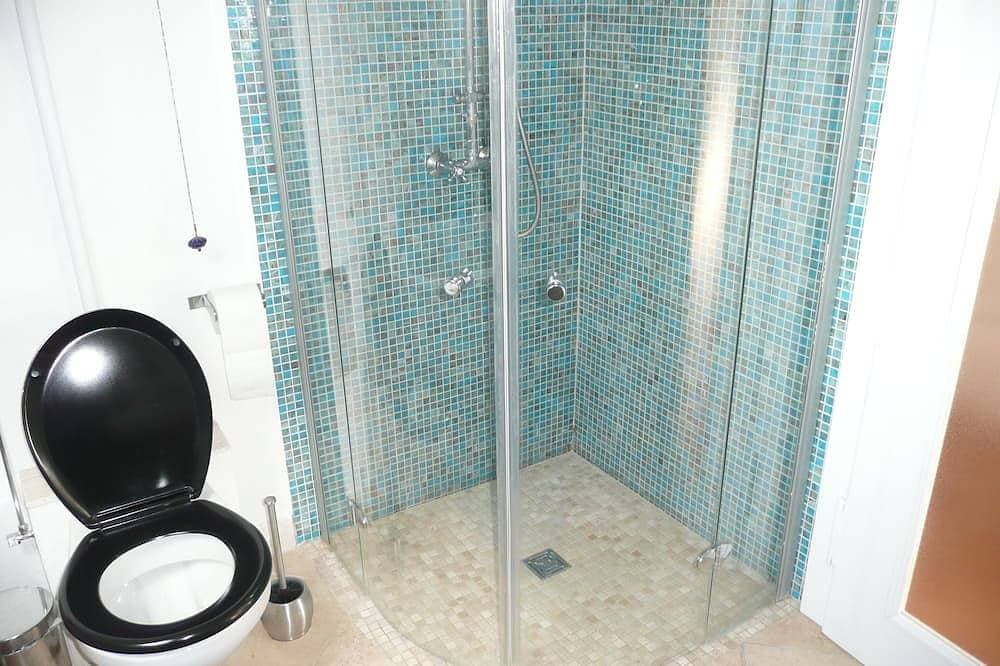 Foto 7 von 19: Einzigartige großzügige Wohnung im grünen