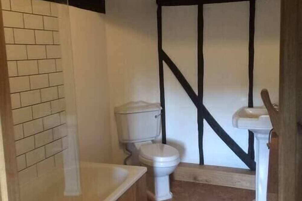 Foto 13 von 30: Delightful 4Bd Home full of Flair Edenbridge Kent