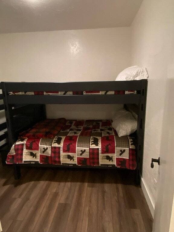 Foto 3 von 43: Fröhliche 6-Schlafzimmer-Wohnung in Shaver Lake