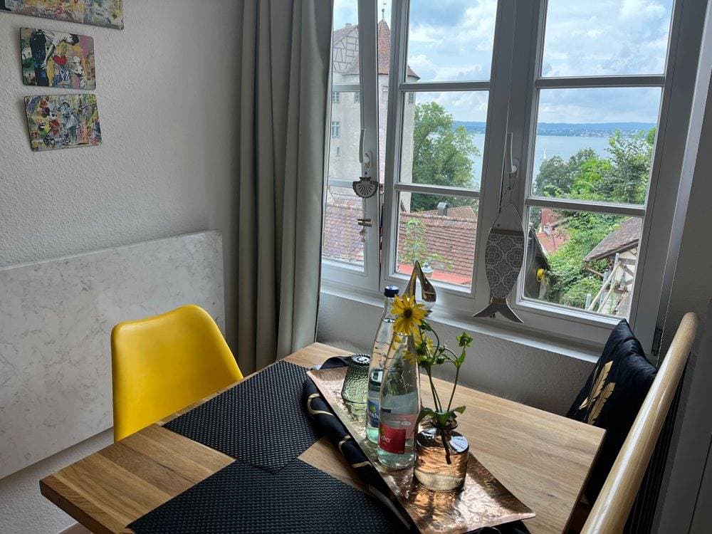 Foto 8 von 26: Winzerhäusle Meersburg - Fährblick-modernes Studio mit Seesicht
