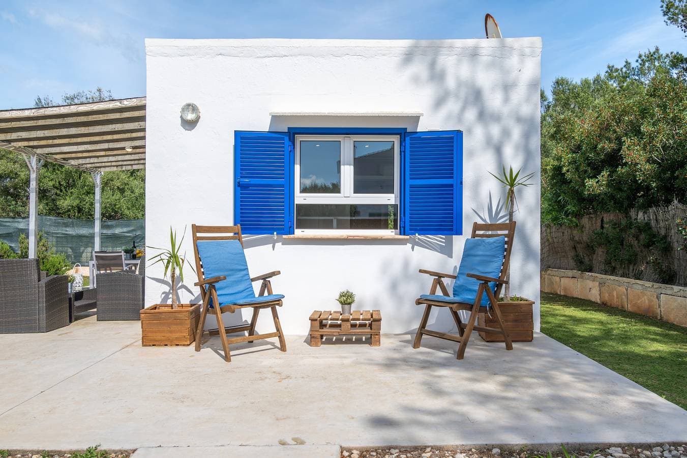 Foto 2 von 27: Ferienhaus 'Gemütliches kleines Haus in Meeresnähe' mit privater Terrasse, Wi-Fi und Klimaanlage