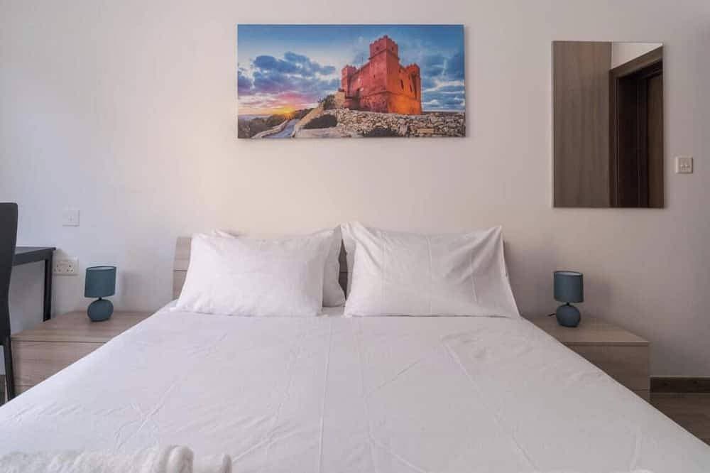 Foto 2 von 25: Studio home with WIFI & AC just steps to Seafront