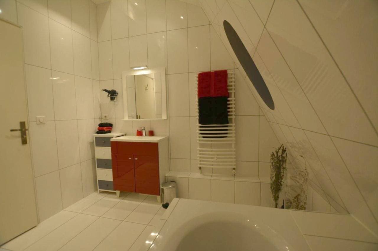 Foto 2 von 10: Triple Room with Garden View