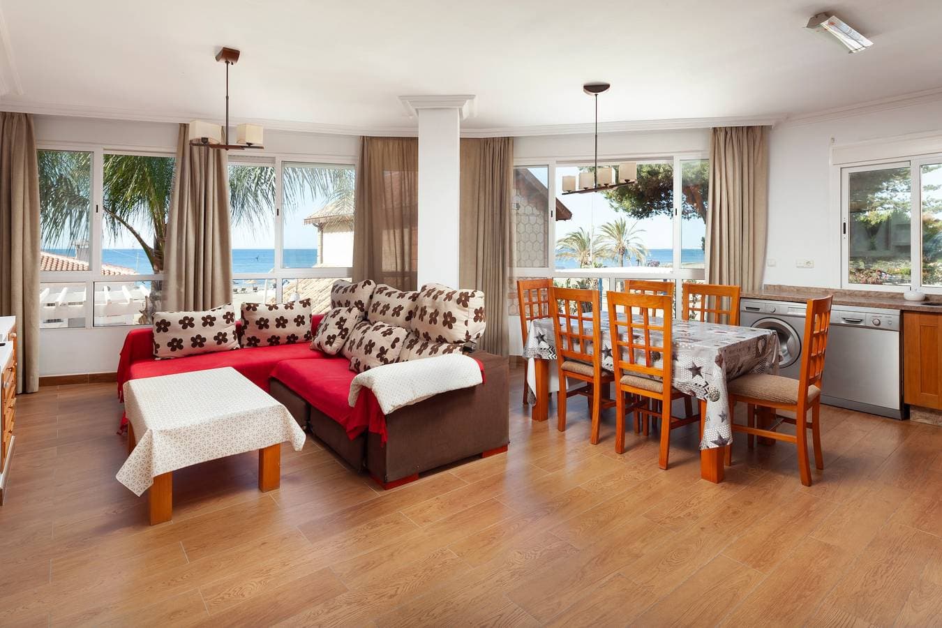 Foto 3 von 28: Ferienwohnung 'Apartamento Bellamar' mit Meerblick und Klimaanlage