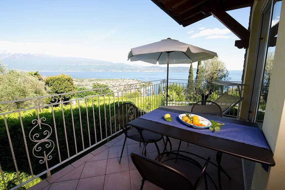 Residenz Limoni del Rustichel: FeWo N.12 mit Seeblick, Tiefgarage und Pool. 1
