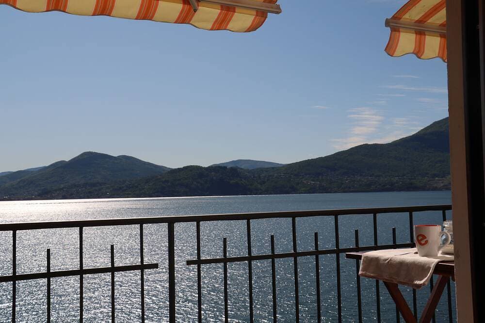 Haus mit privater Terrasse und wunderschönem Seeblick 1