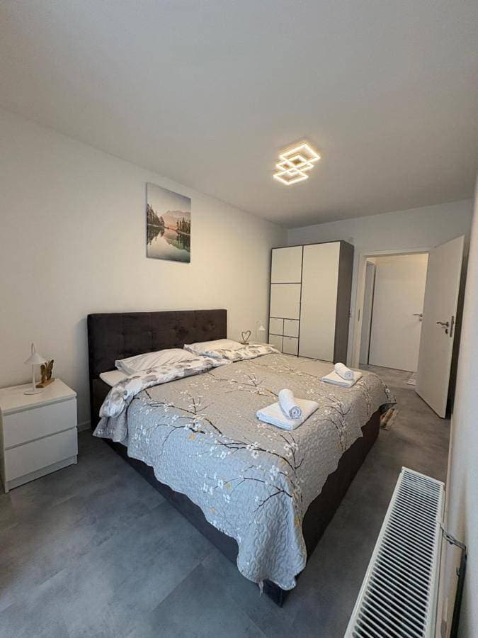 Foto 2 von 55: Two-Bedroom Apartment