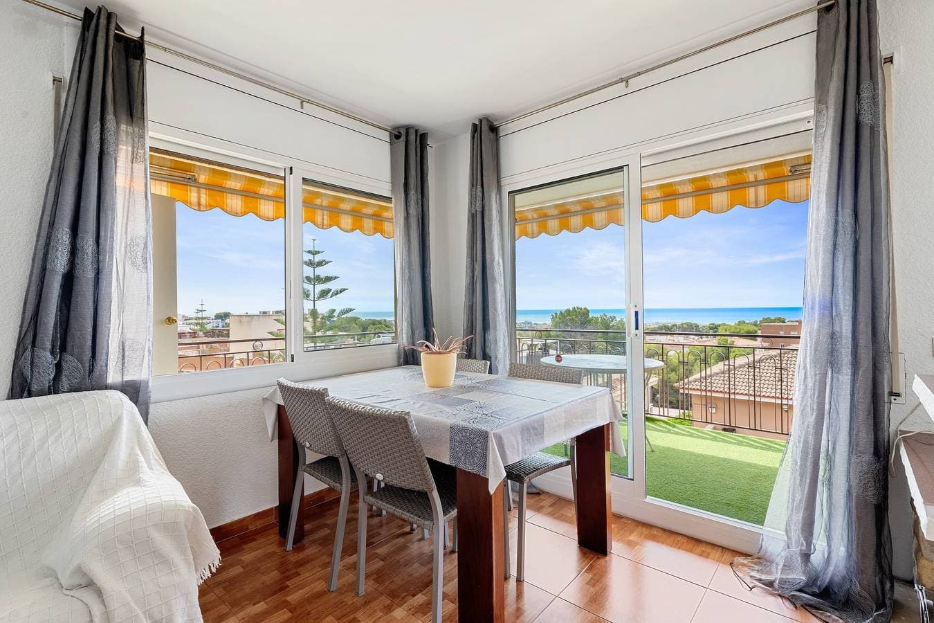 Foto 4 von 26: Ferienwohnung 'Apartamento Segur Calafell' mit Meerblick, Gemeinschaftspool und WLAN
