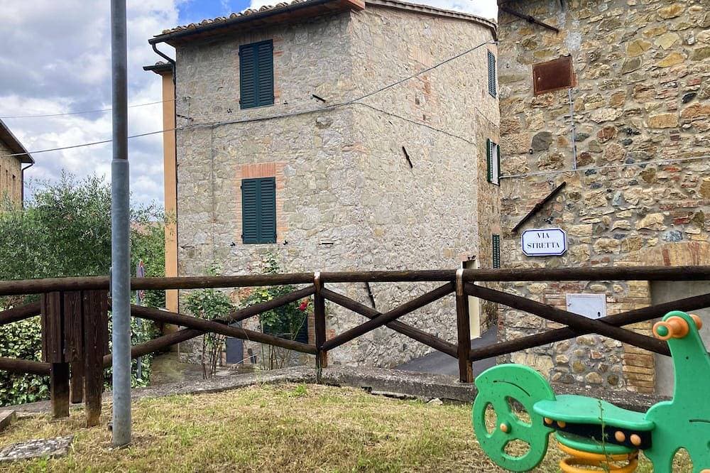 Exklusiver Steinturm. 1