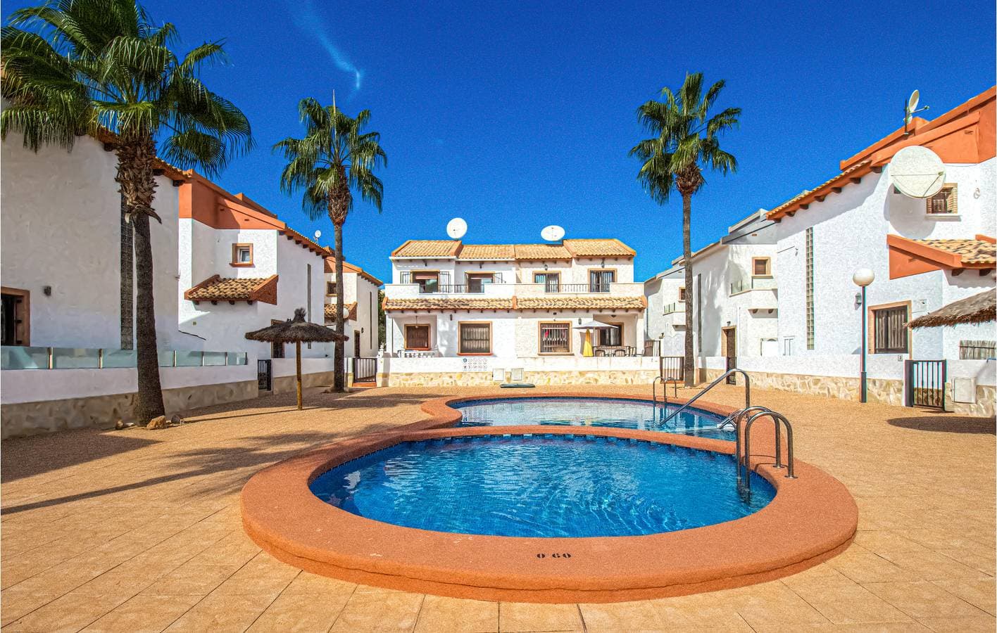 Foto 9 von 20: Apartment mit Meerblick, Pool und Terrasse