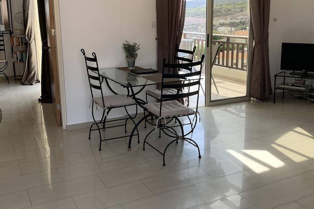Foto 10 von 11: Amazing panoramic ocean views, large sunny terrace.