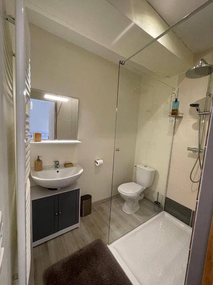 Foto 11 von 13: Double Room with Private Bathroom