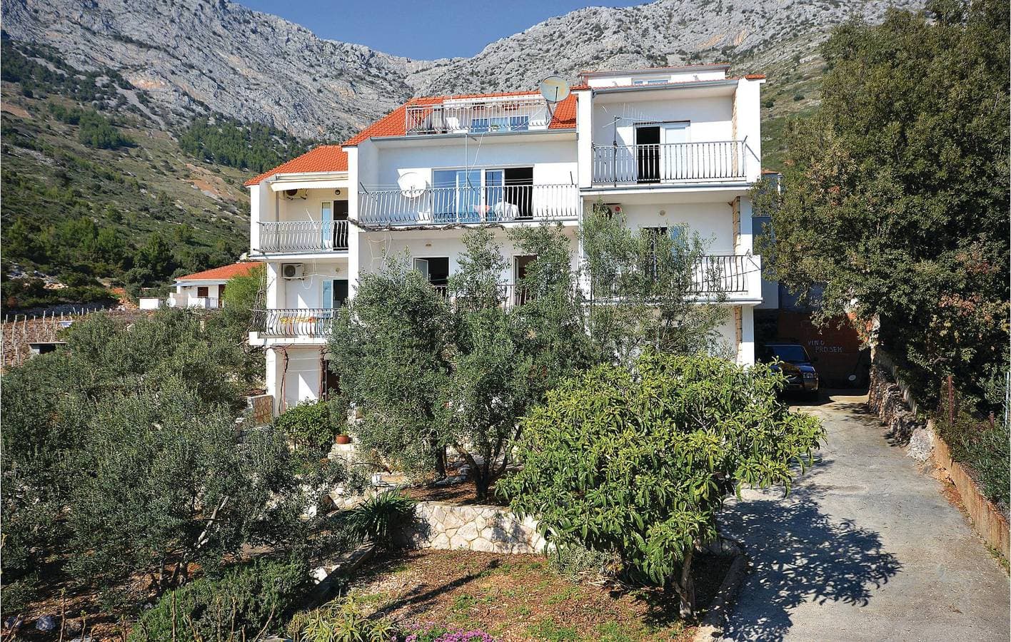 Foto 2 von 23: Gemütliche 300 m zum Strand: Klimatisierte Wohnung mit Terrasse und Parkplatz
