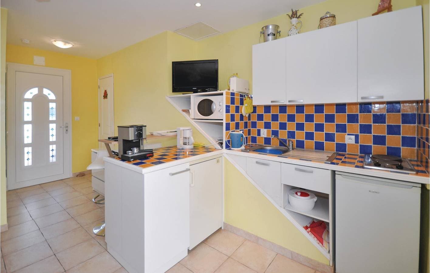 Foto 5 von 13: Apartment mit Meerblick, Pool und Parkplatz.