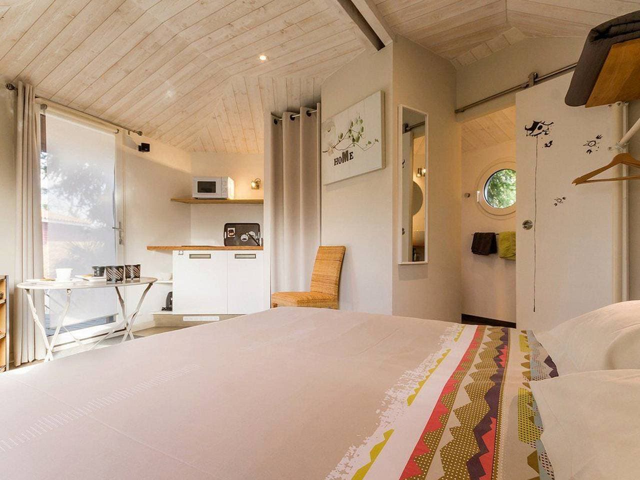 Foto 4 von 16: Baumhaus in Port-Saint-Père mit WLAN, Kino & Frühstück