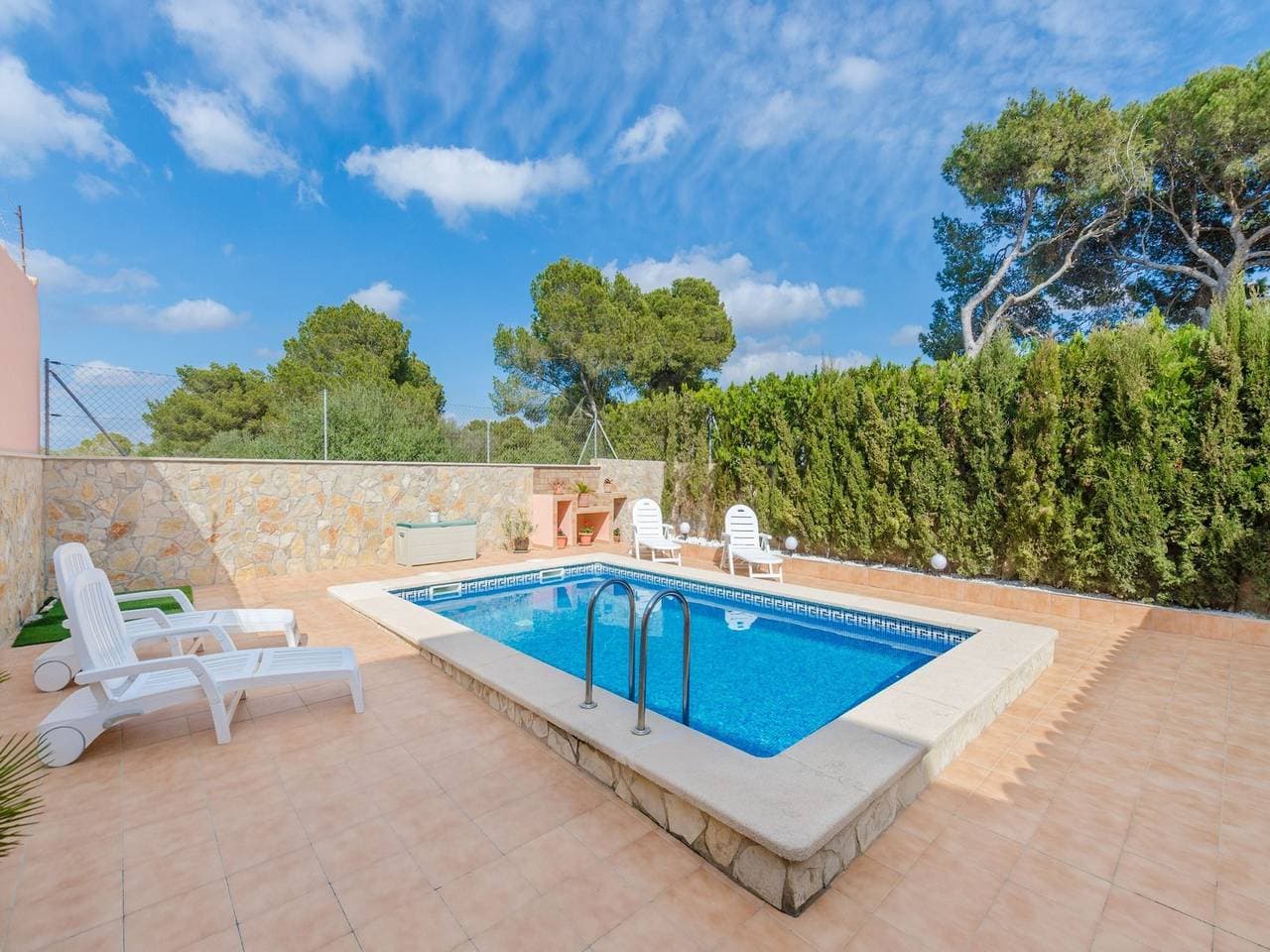 Foto 8 von 44: Villa für 8 Personen mit Terrasse