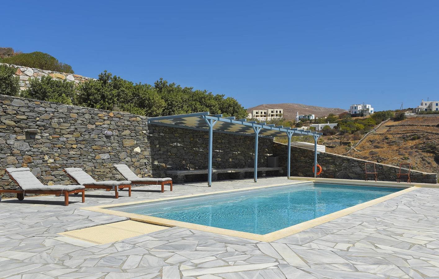 Foto 12 von 52: Luxuriöses Apartment mit Pool, TV und Klimaanlage