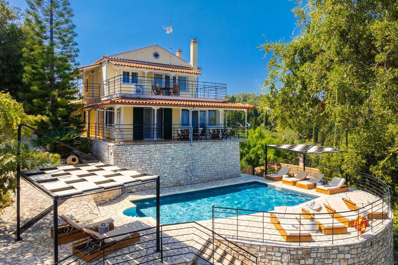Foto 3 von 50: Villa für 10 Personen mit Terrasse