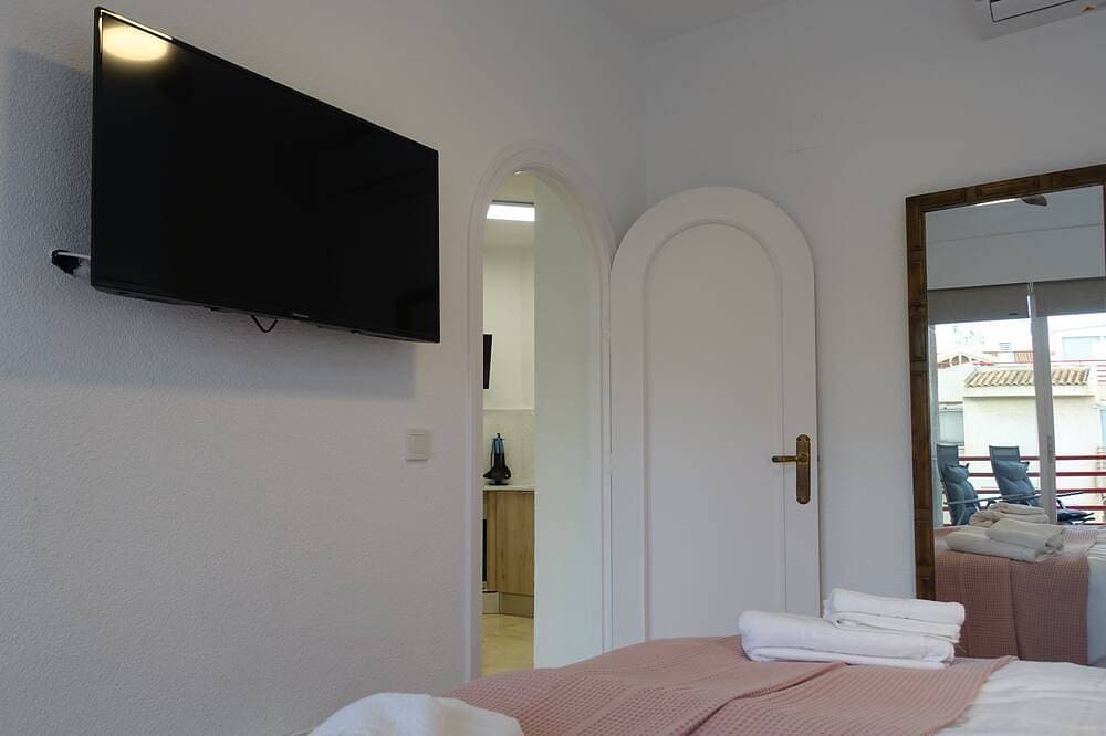 Foto 6 von 30: Santa Barbara Apartment - 200 meters to the Beach