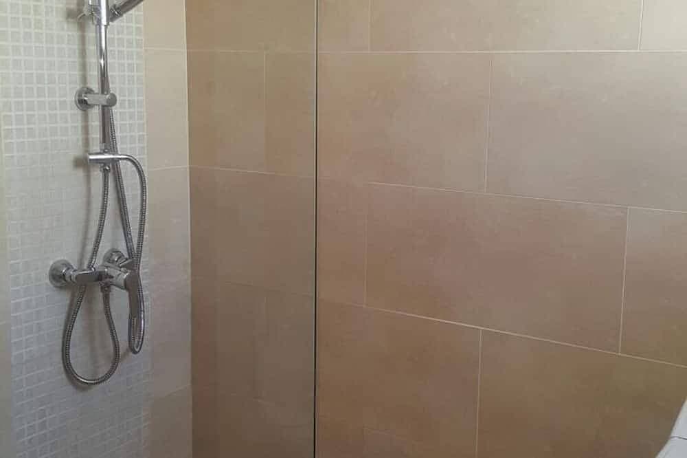 Foto 7 von 27: Schönes Studio-Apartment mit spektakulärem Meerblick und Speisen im Freien