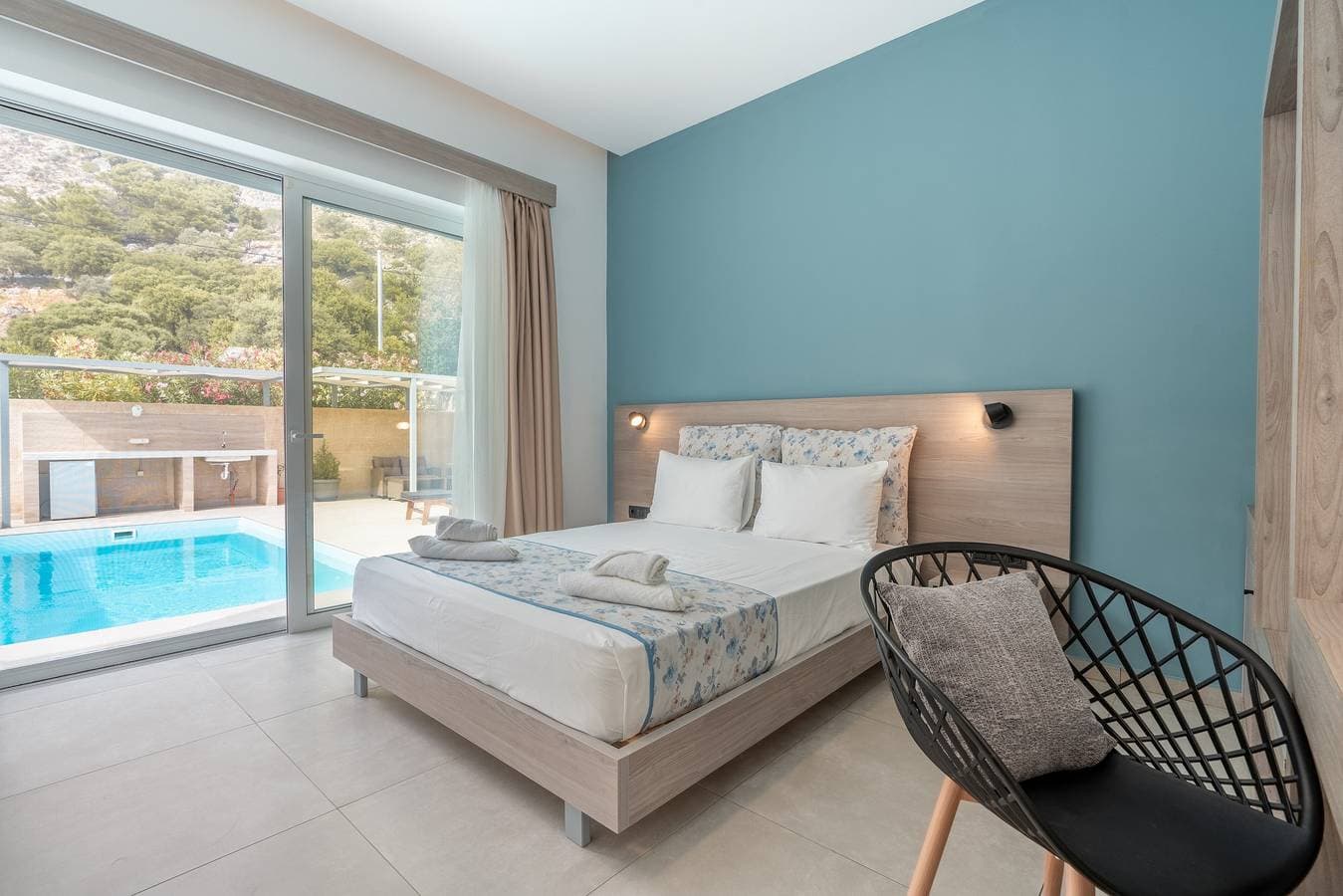 Foto 3 von 23: Ferienwohnung 'Tesoro Del Mare mit Privat Pool 1' mit Bergblick, WLAN und Klimaanlage
