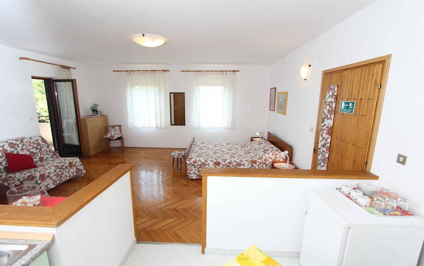 Foto 6 von 19: Mitton  Studiowohnung mit Terrasse (Cademia)