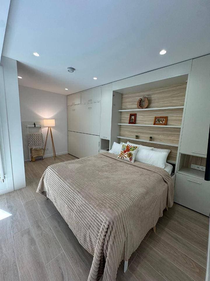 Foto 8 von 20: Family Room with Bathroom