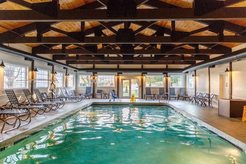 Foto 8 von 15: Lincoln Nh | Ski Town Stay | Pool & Mountain Access