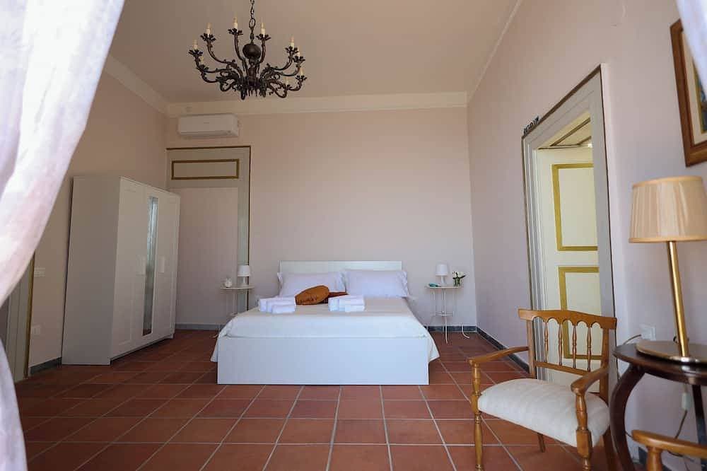 Foto 2 von 14: Room (Albori)_Your Terrace on the Coast_.