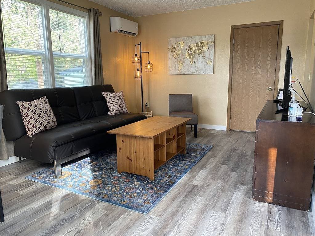 Foto 9 von 13: Angenehmes Finch Arboretum Duplex mit einem Schlafzimmer
