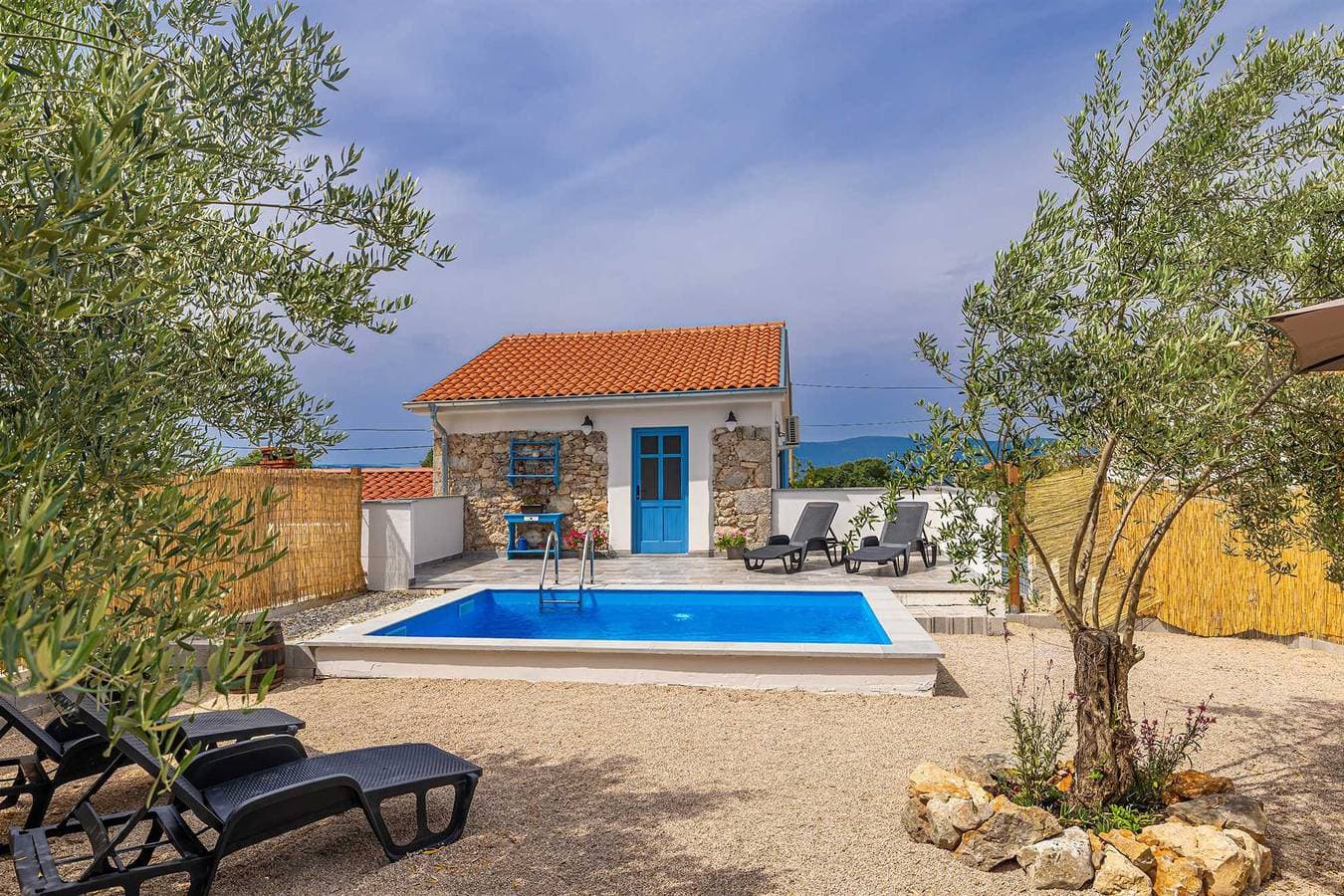 Ferienhaus Kuntenta mit privatem Pool und Whirlpool 1