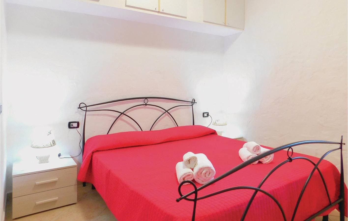 Foto 4 von 14: Rückzugsort am Pool: Gemütliches Apartment mit Garten und Internet