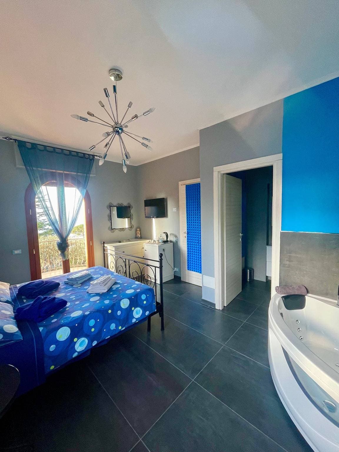 Foto 9 von 27: Ferienhaus 'Villa Gaia' mit Meerblick, Gemeinschaftspool und WLAN