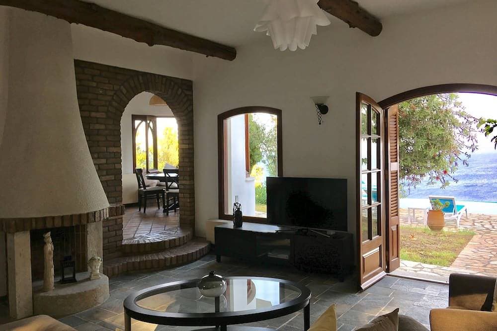 Foto 7 von 30: Prestige Villen | Ostküste | Villa mit Infinity-Pool und atemberaubender Aussicht