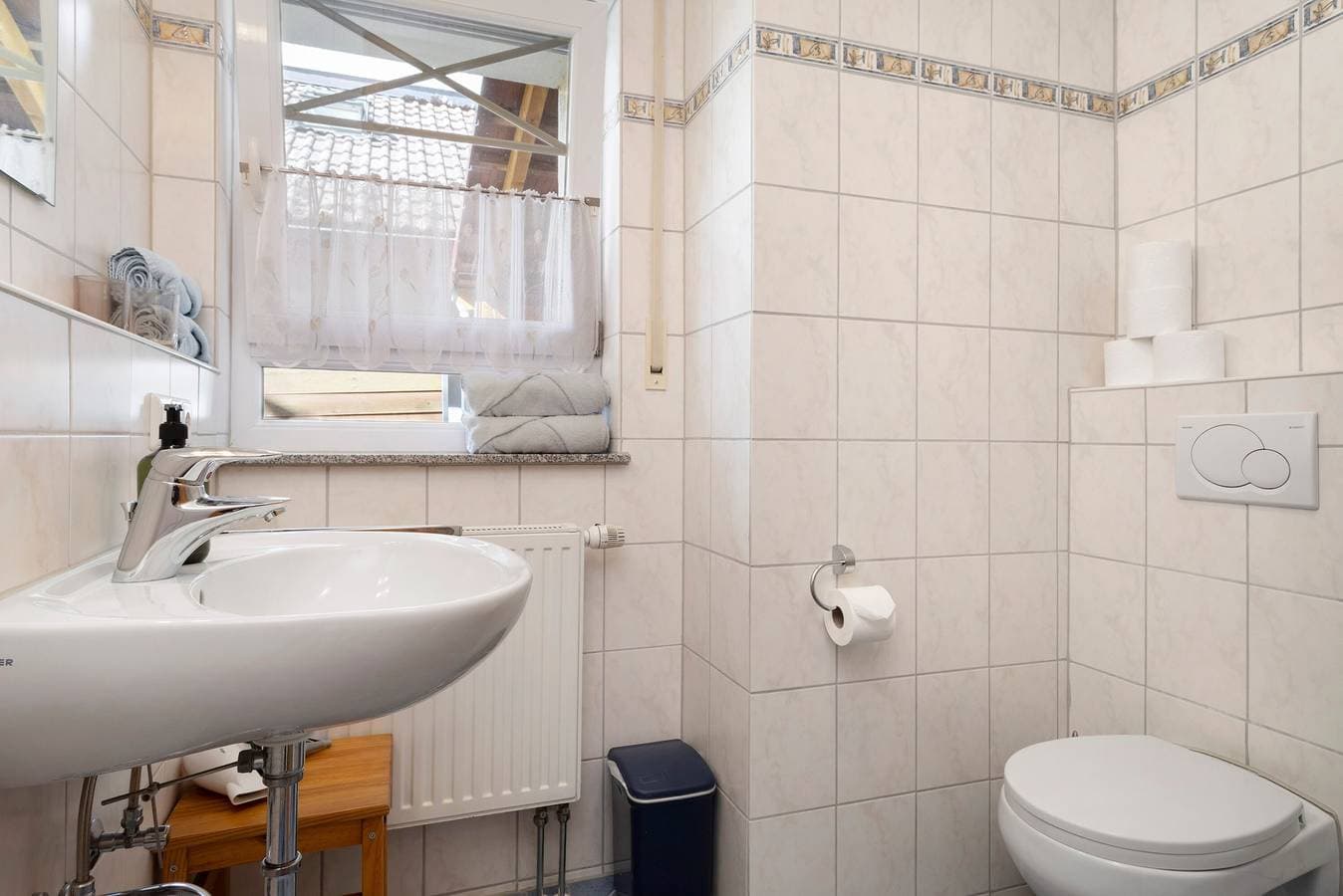Foto 13 von 21: Ferienwohnung 'Jacqueline' mit privater Terrasse, Gemeinschaftsgarten und Wi-Fi