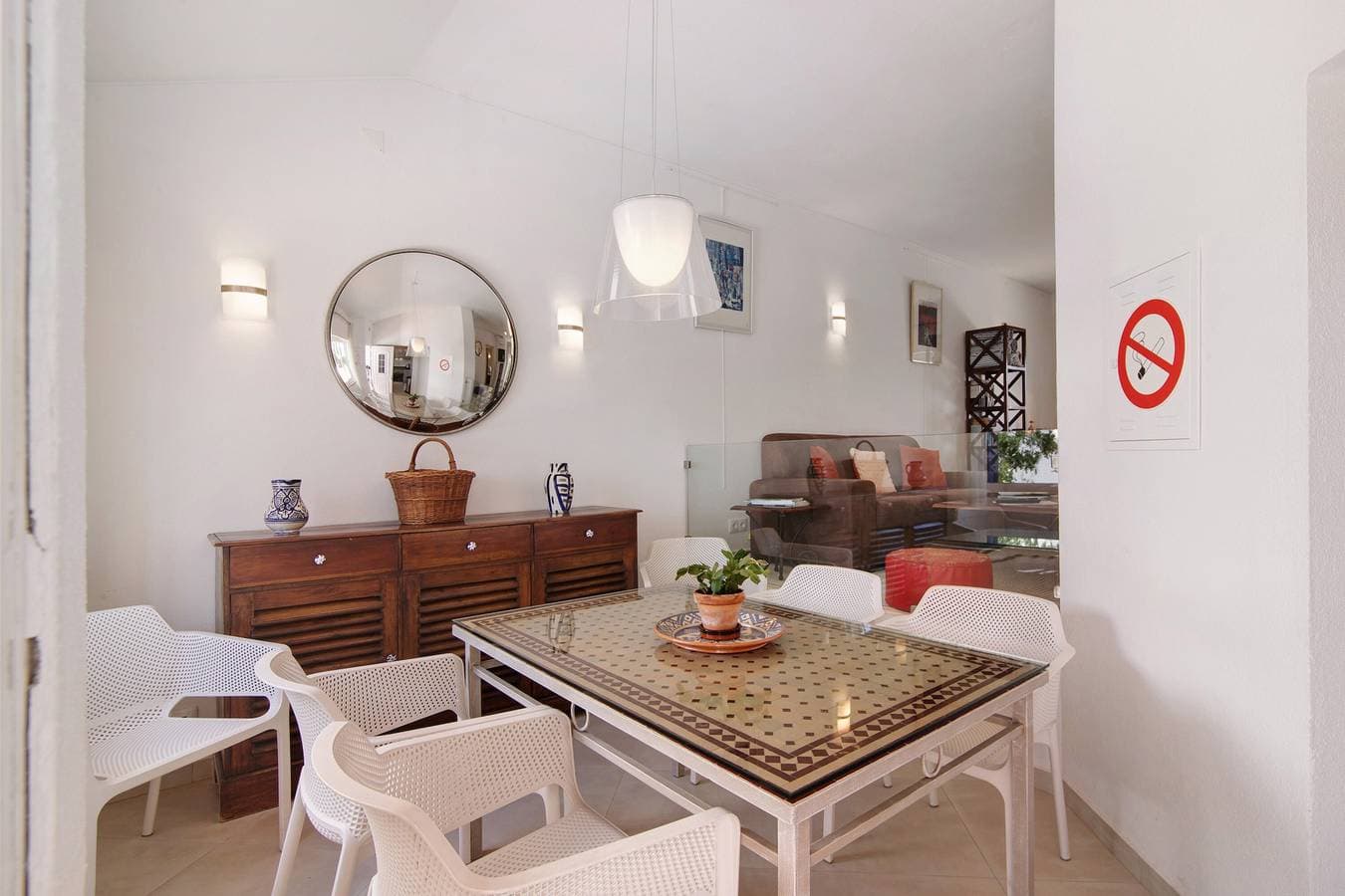 Foto 5 von 23: Ferienhaus 'Townhouse Ramas' mit Meerblick, WLAN und Klimaanlage