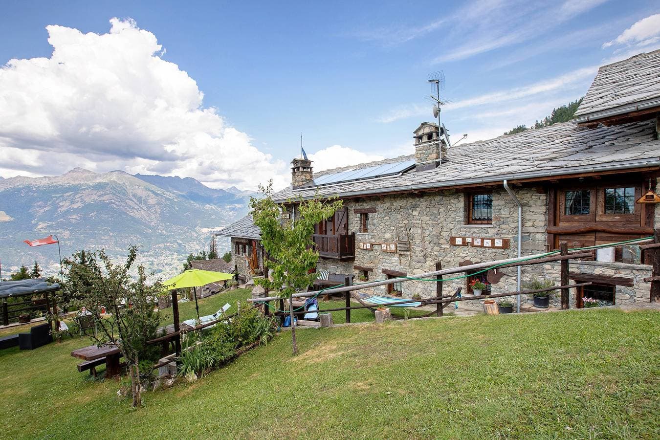 Foto 5 von 38: Zimmer „Capriolo“ – Privatsphäre und Ruhe mit Bergblick