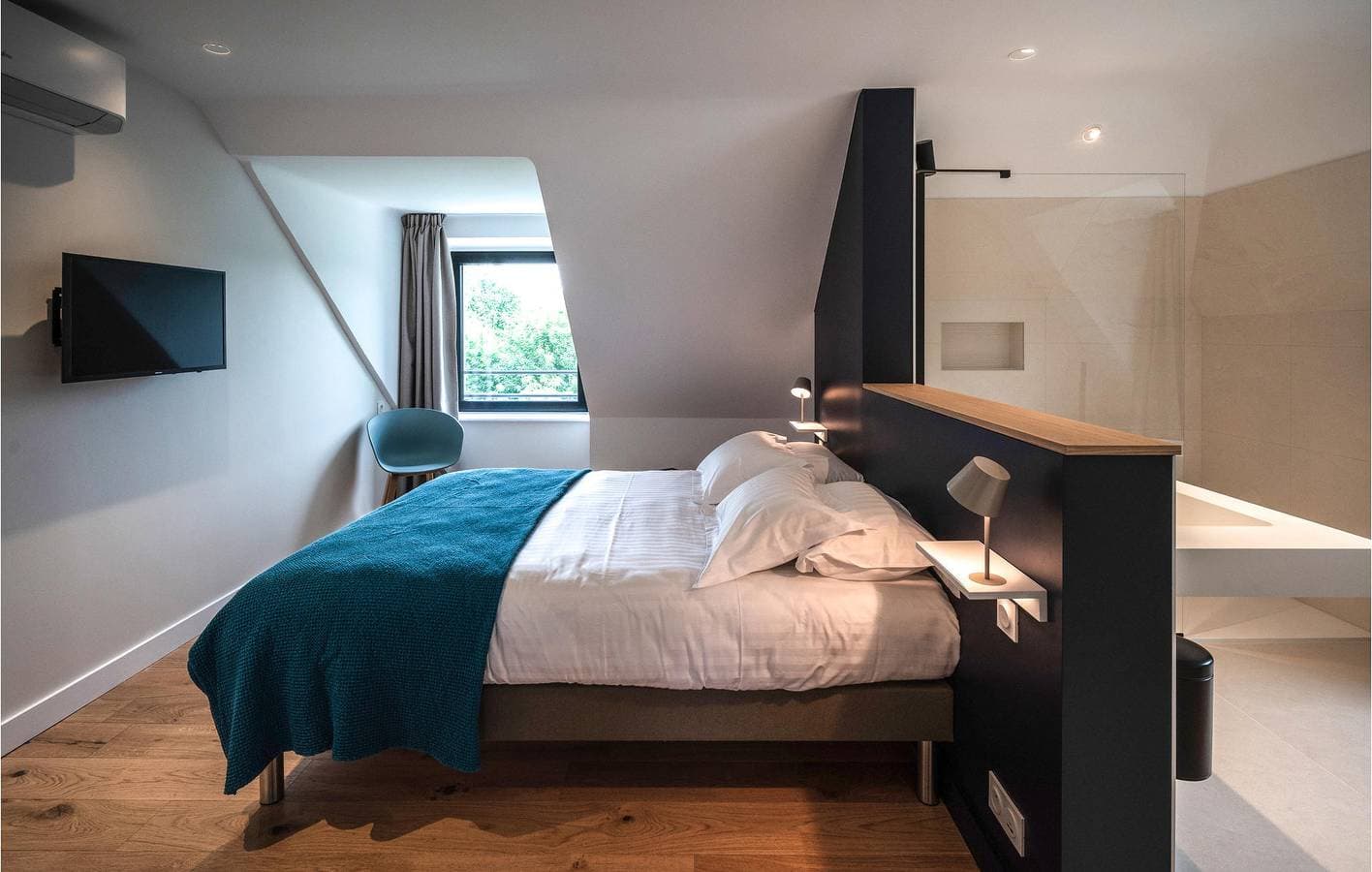 Foto 9 von 34: Apartment mit Meerblick, Pool und Parkplatz.
