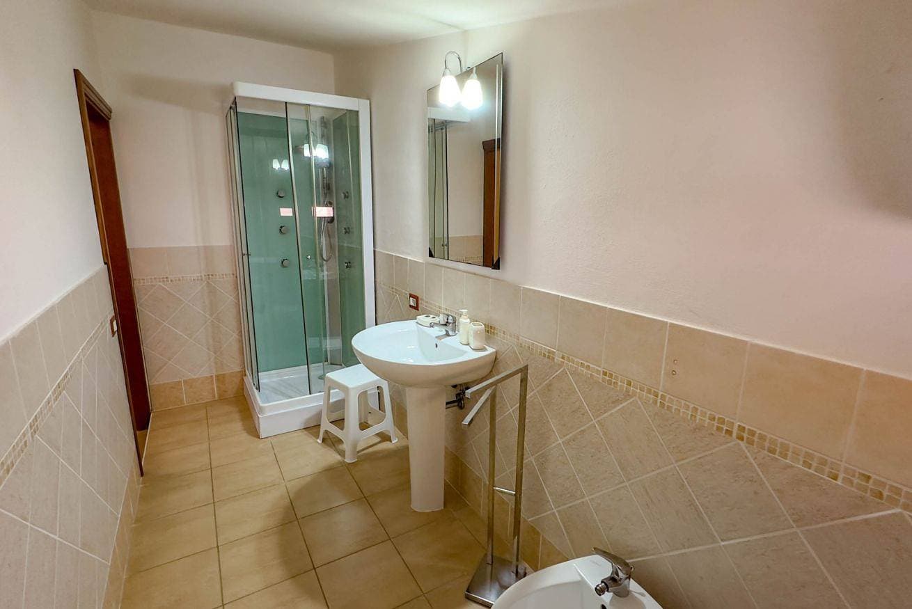 Foto 6 von 13: Su Recreu 'E Mare 304 - Dreibettzimmer