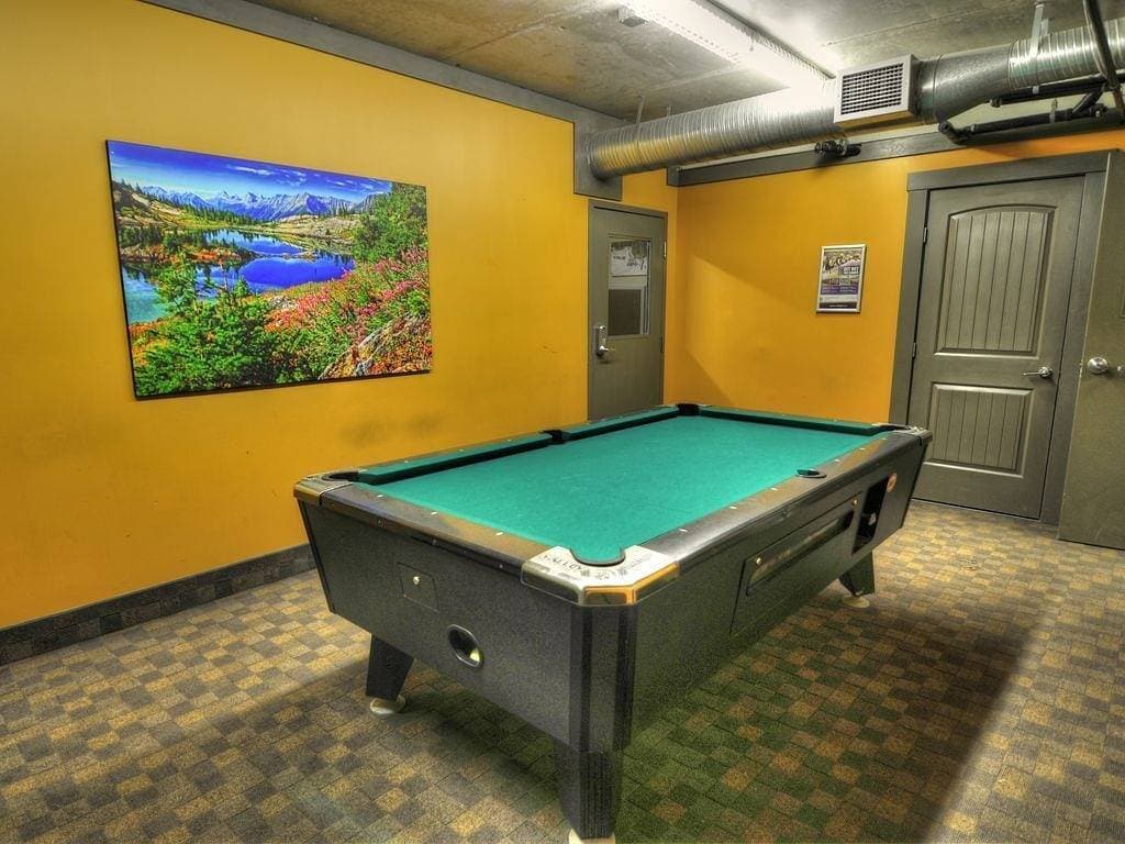Foto 6 von 28: Copperstone 2Br in den kanadischen Rocky Mountains - hundefreundlicher, geteilter Whirlpool