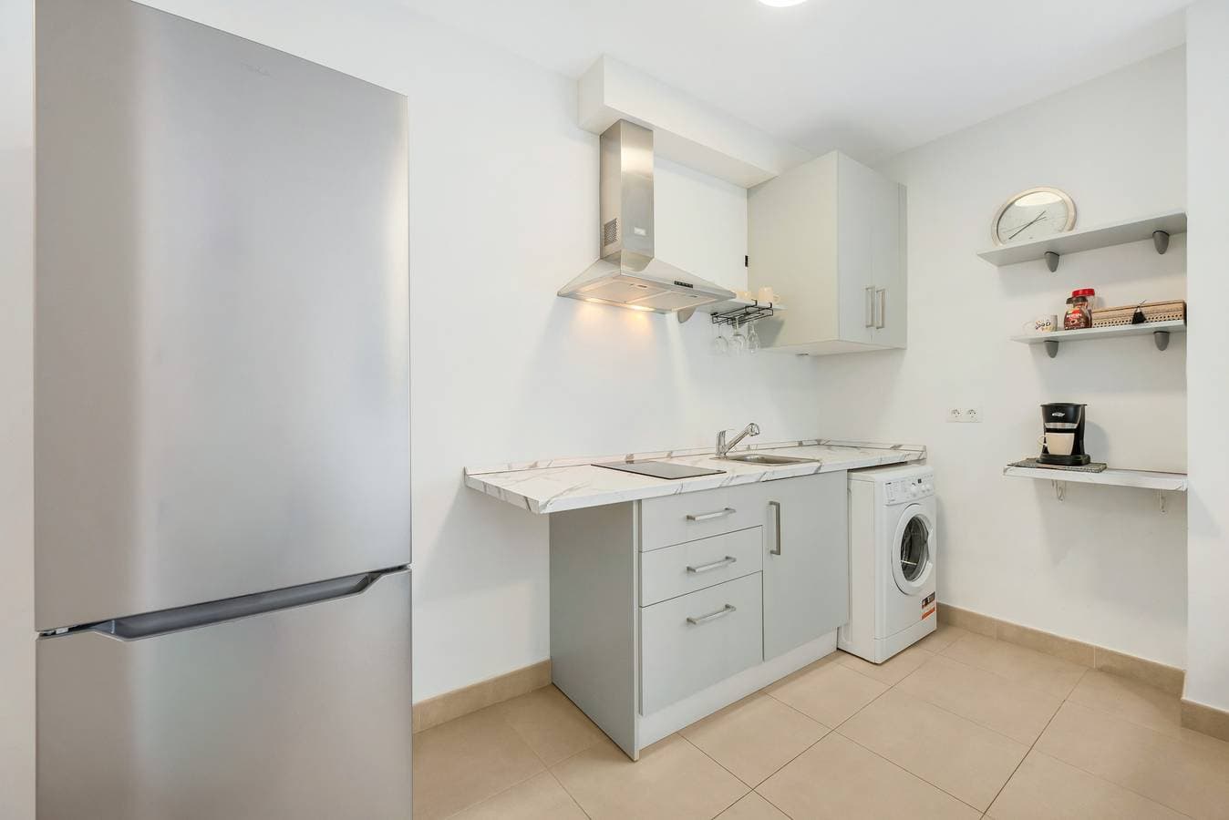 Foto 6 von 25: Apartment 'Beachfront Estepona Center' mit Meerblick, WLAN und Klimaanlage