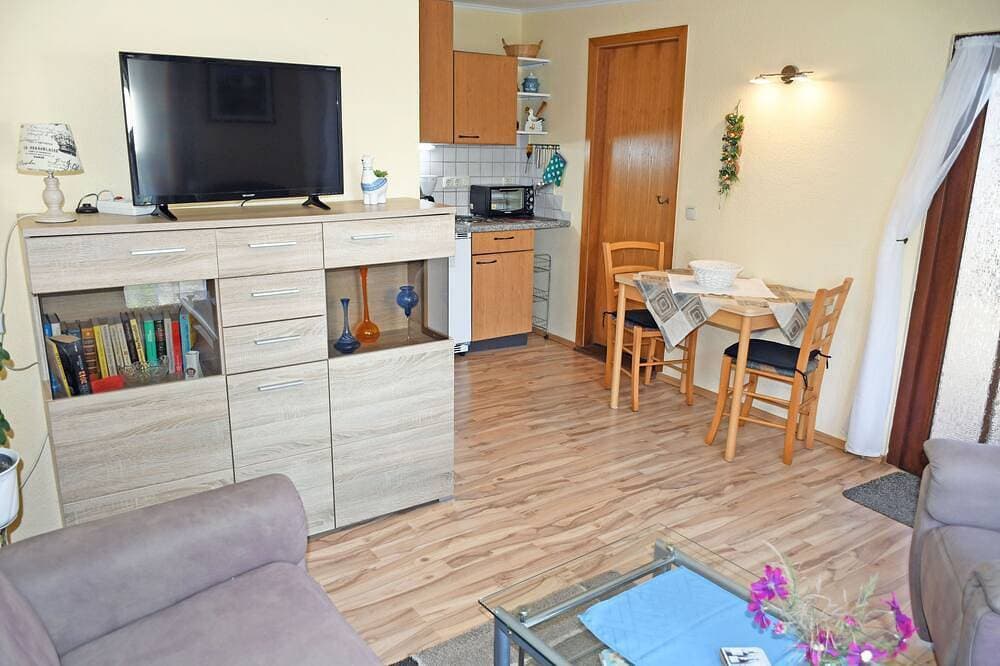 Foto 11 von 22: Ferienhaus Charlotte mit Terrasse - ruhig gelegene Ferienhäuser am Selliner See