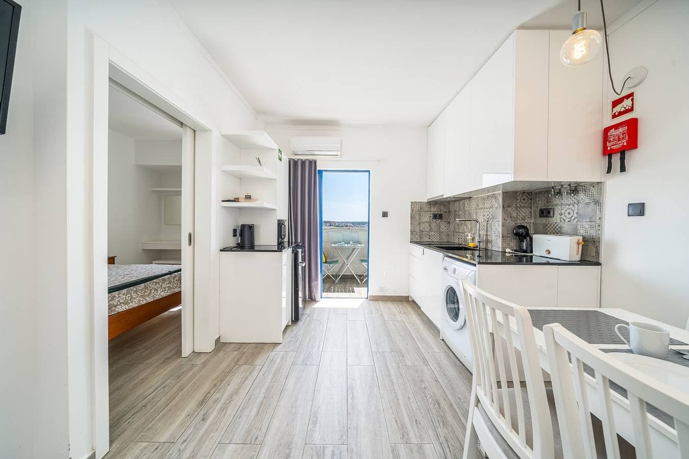Foto 9 von 22: Ferienhaus 'Belavista - By Staywise' mit Meerblick, WLAN und Klimaanlage