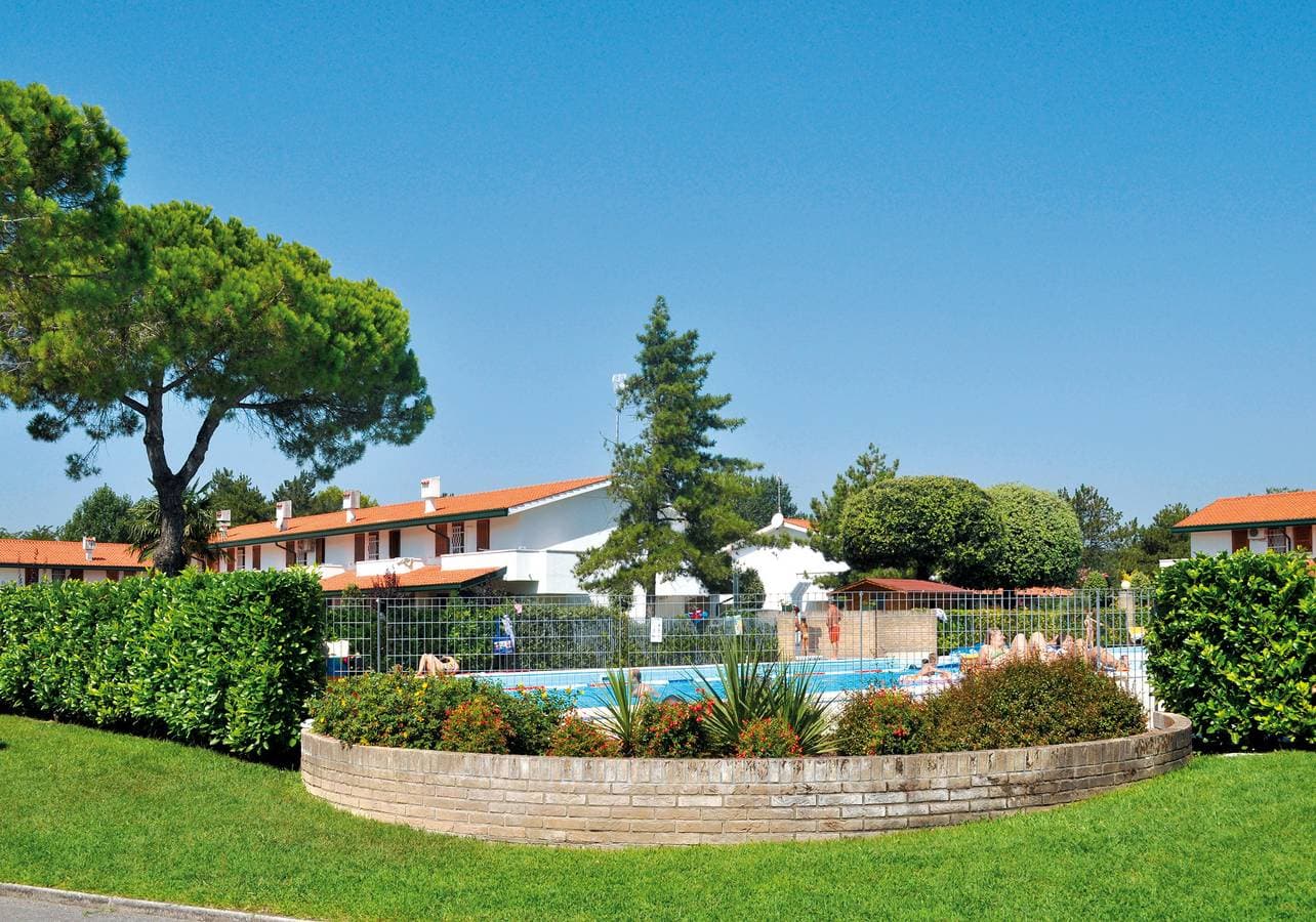 Foto 9 von 32: Ferienwohnung mit Klimaanlage und Pool