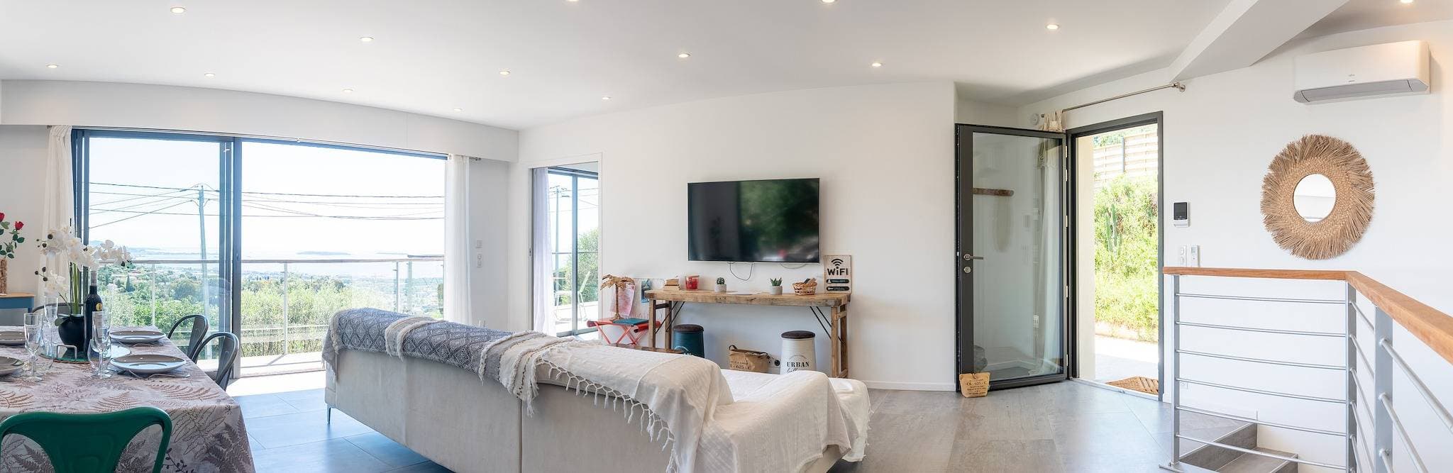 Foto 5 von 45: Villa 'Kaloha' mit Panoramablick auf die Bucht von Cannes und privatem Pool