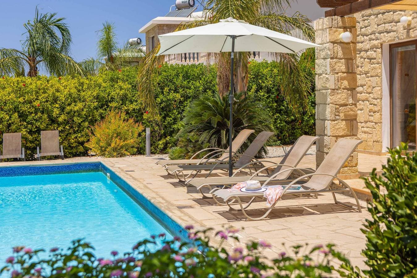 Foto 4 von 38: Villa für 6 Personen mit Balkon