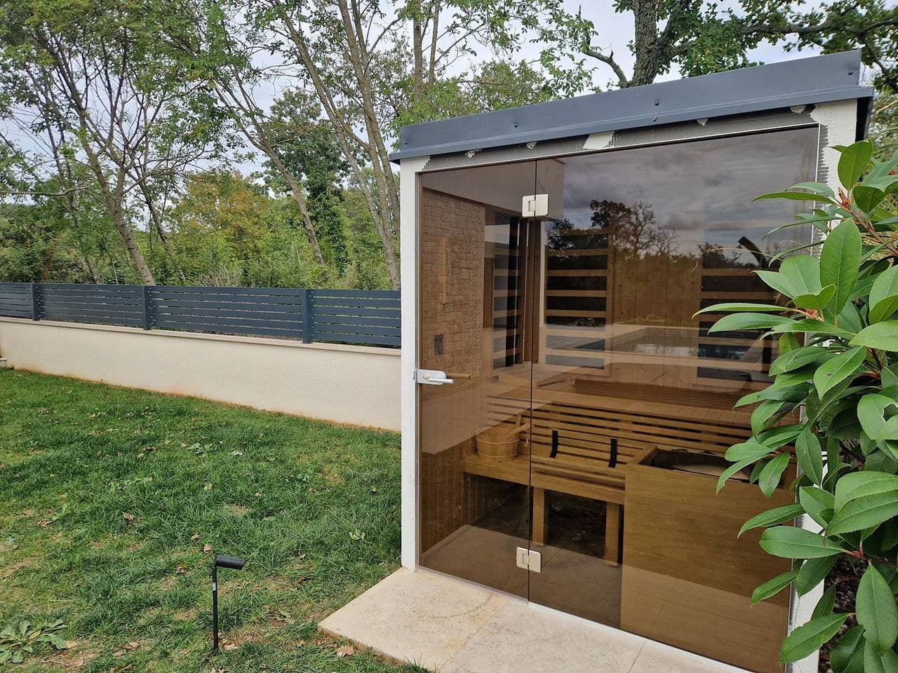 Foto 3 von 41: Villa Abarica – Luxusvilla mit privatem beheiztem Pool, Whirlpool und Sauna in der Nähe von Vrsar und seinen Stränden