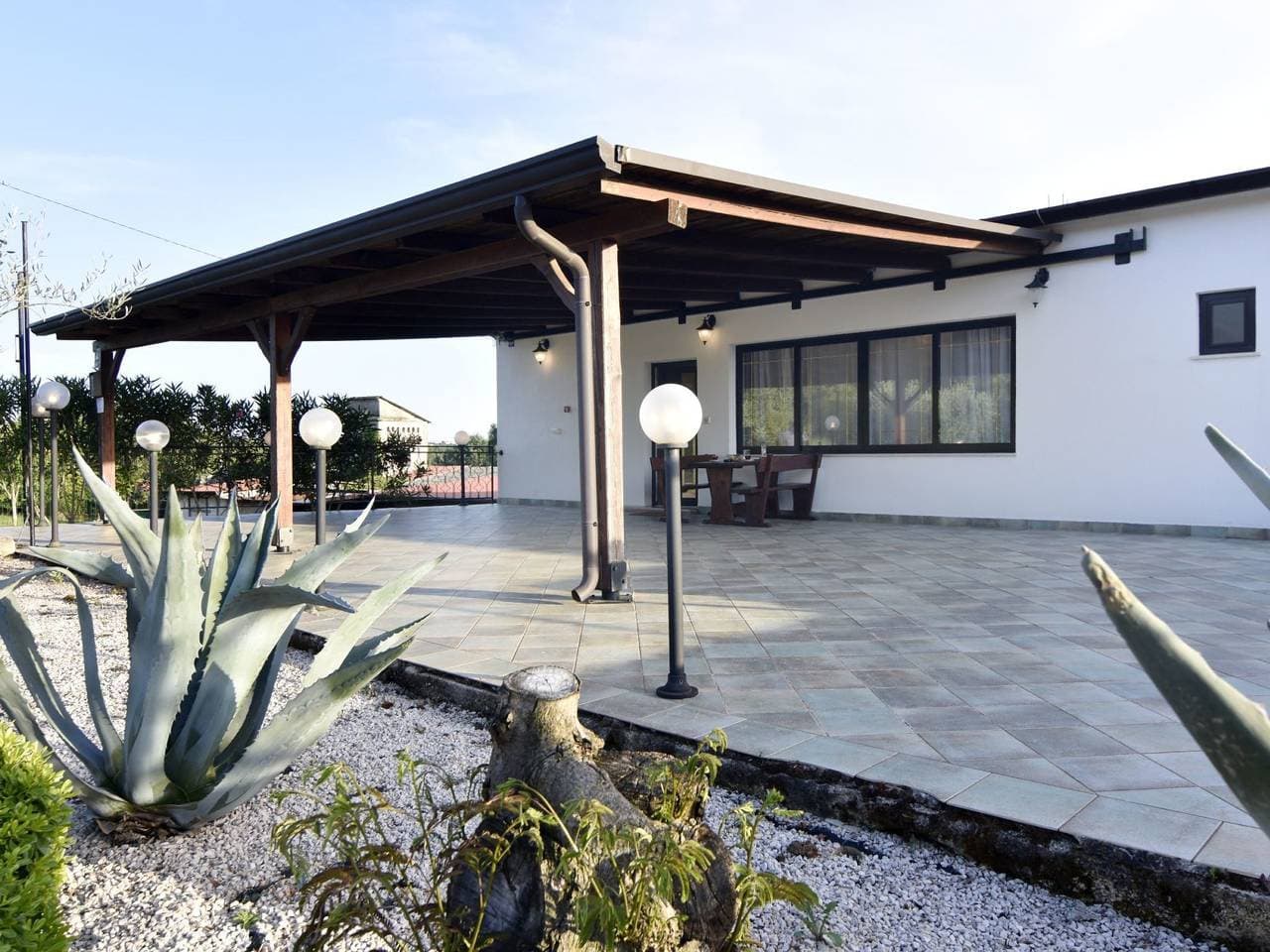Zweizimmerwohnung mit großer Terrasse in Grupija 1